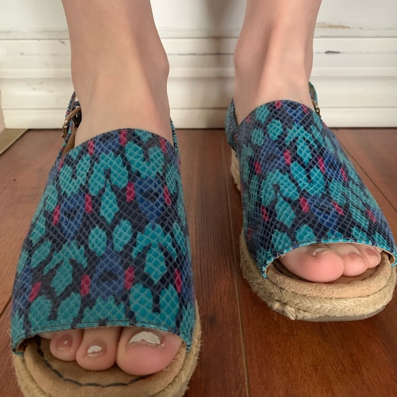 Naturalizer N5 woman’s comfort snakeskin pattern size 7.5 sandals - Picture 6 of 11